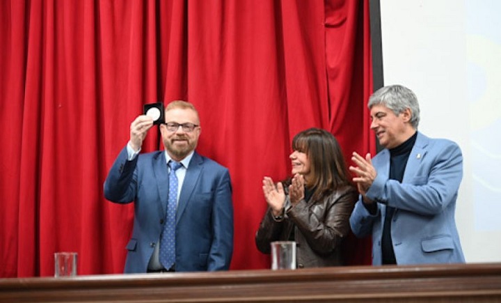 Honor y causa